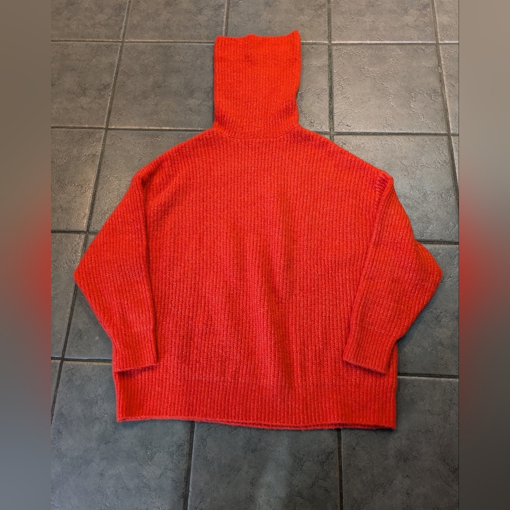 Zara turtleneck sweater Size M